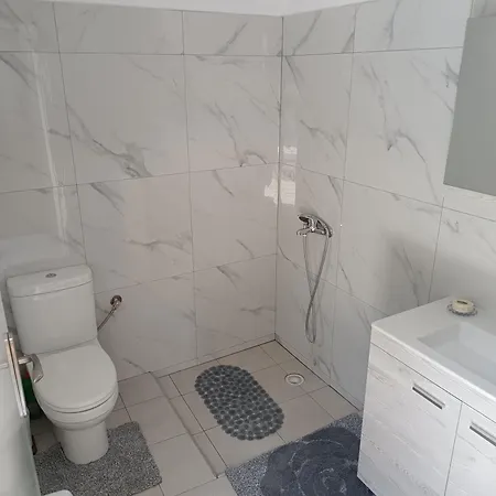 Mani's House * Karea