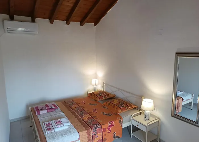 Nyaraló Mani's House